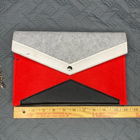 Elegant Red and Gray Women's Clutch and Bracelet - Picture 2 of 7